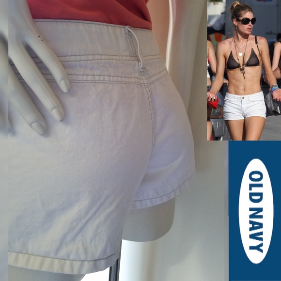 Lots of Leg White Short Shorts TRENDING SPRING 8 - Picture 6 of 7